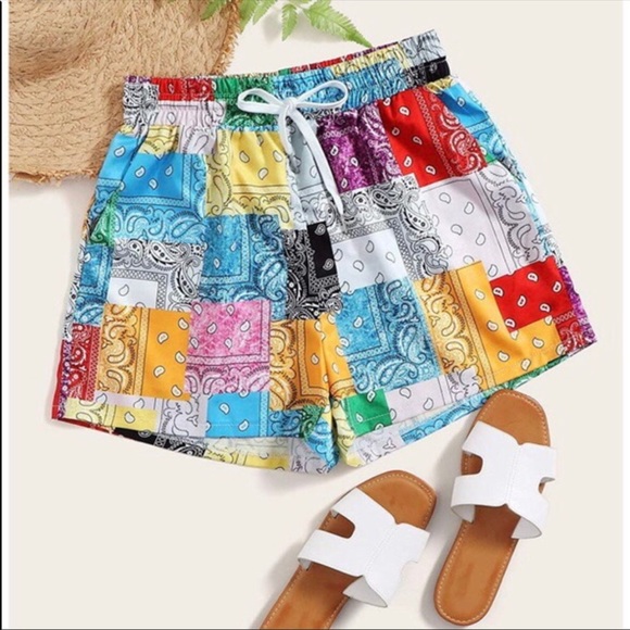 Paisley Patchwork Shorts Size L New - Picture 4 of 4